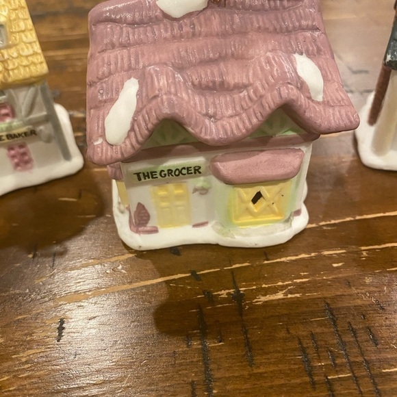 SET of Three Vintage Readers Digest Ceramic Bell Ornaments circa 1991 - Picture 9 of 13